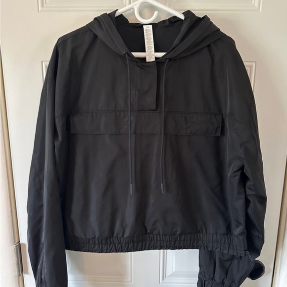 NWOT ALO Yoga Women’s International Anorak Hoodie Large - Picture 7 of 11